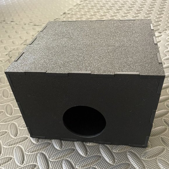 Reptile Hide Box (5.75in x 5.75in x 4in opening 1.875in)